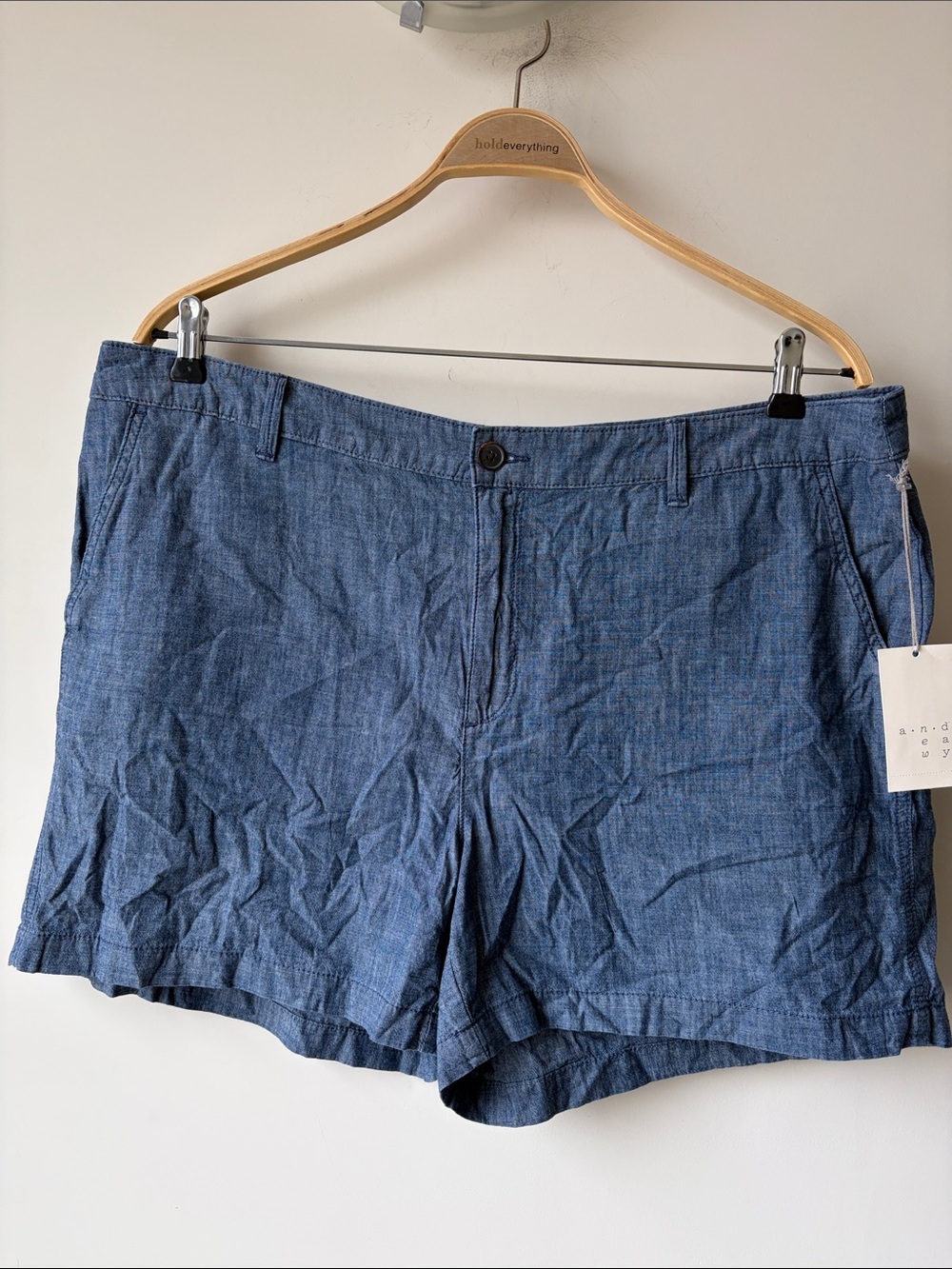 A NEW DAY Blue Chambray Cotton Chino Shorts 5” Inseam Women's Size 18 NWT